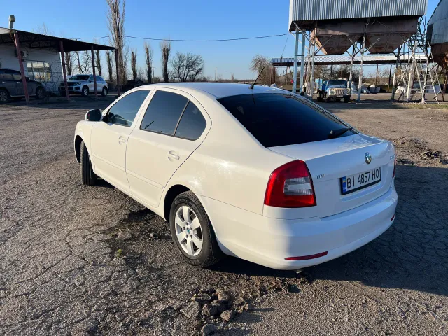 Skoda Octavia - фото 3
