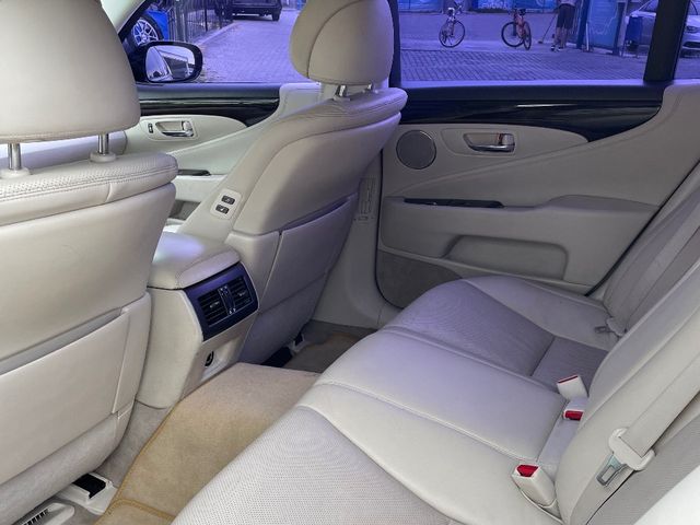 Lexus LS - зображення 4