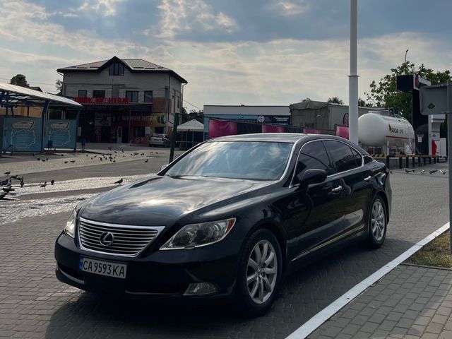 Lexus LS - зображення 5