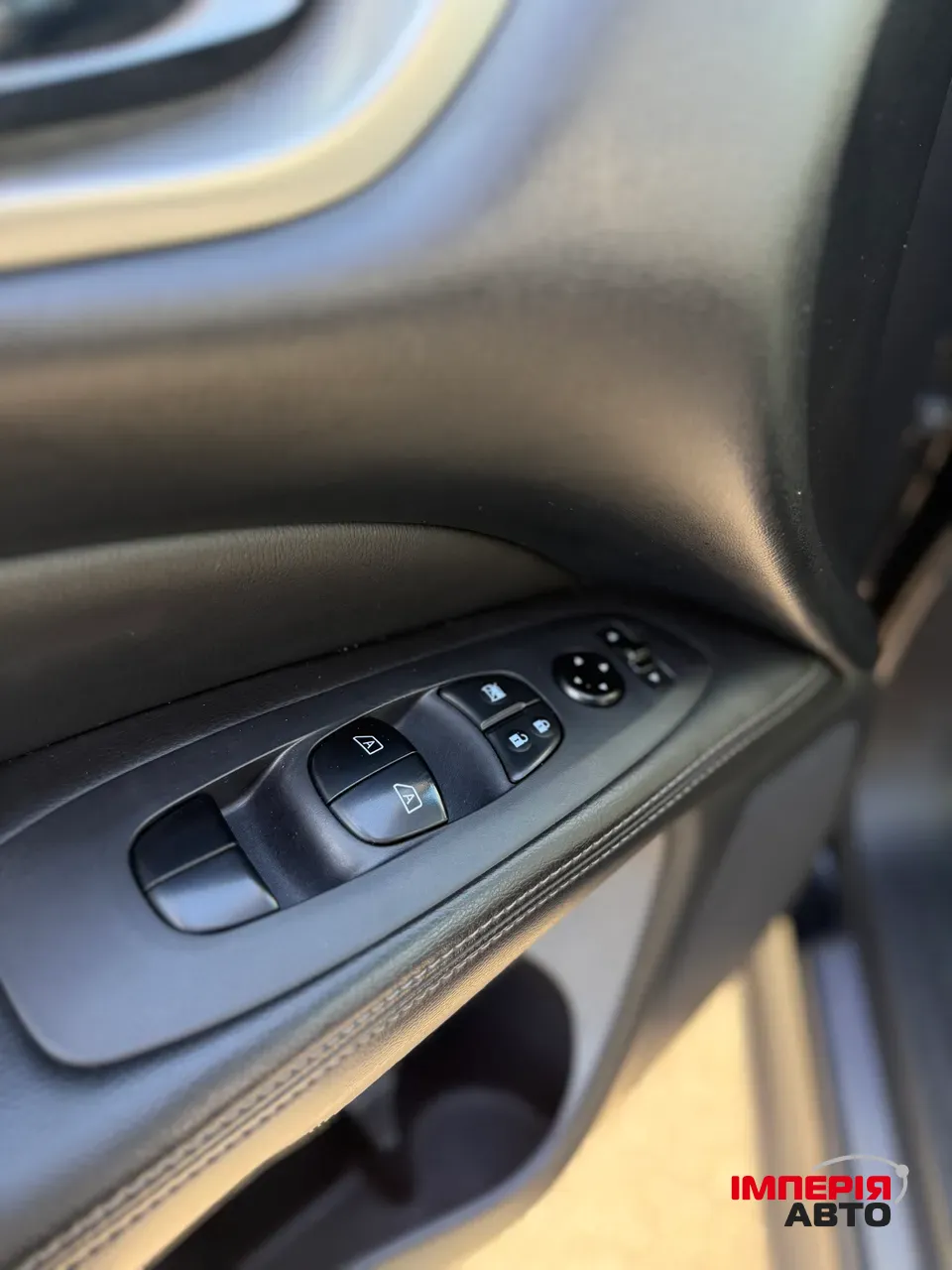 Nissan Pathfinder - фото 13