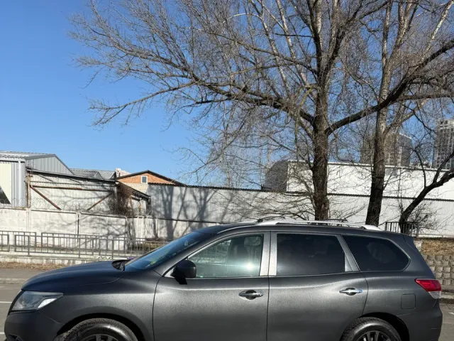 Nissan Pathfinder - фото 2