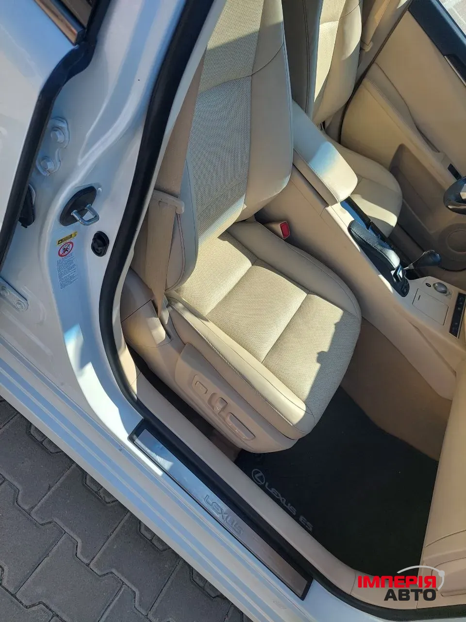 Lexus ES - фото 10