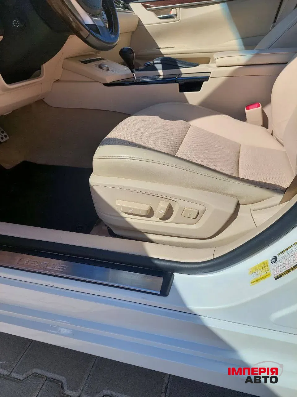 Lexus ES - фото 9