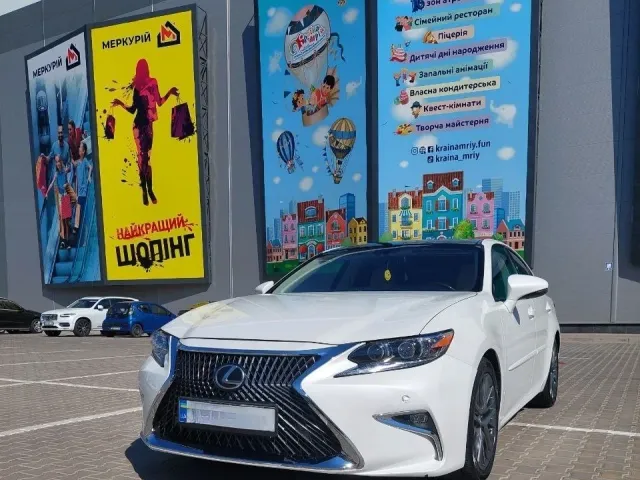 Lexus ES - фото 1
