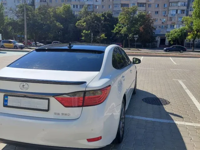 Lexus ES - фото 4