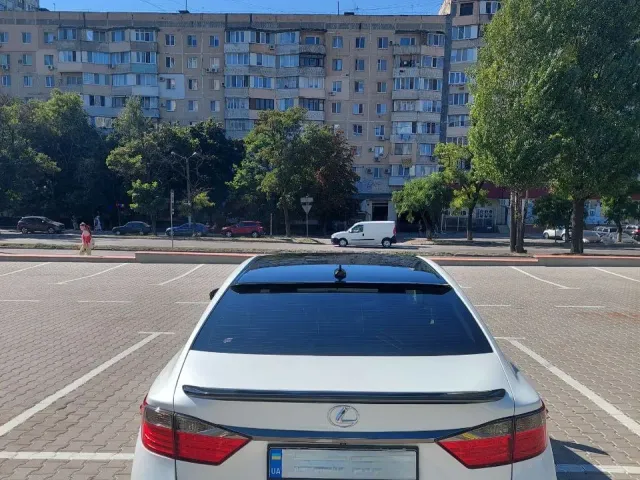 Lexus ES - фото 5