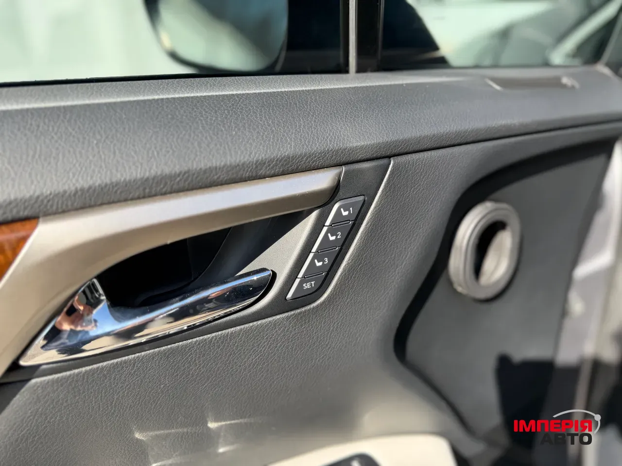 Lexus RX - фото 21