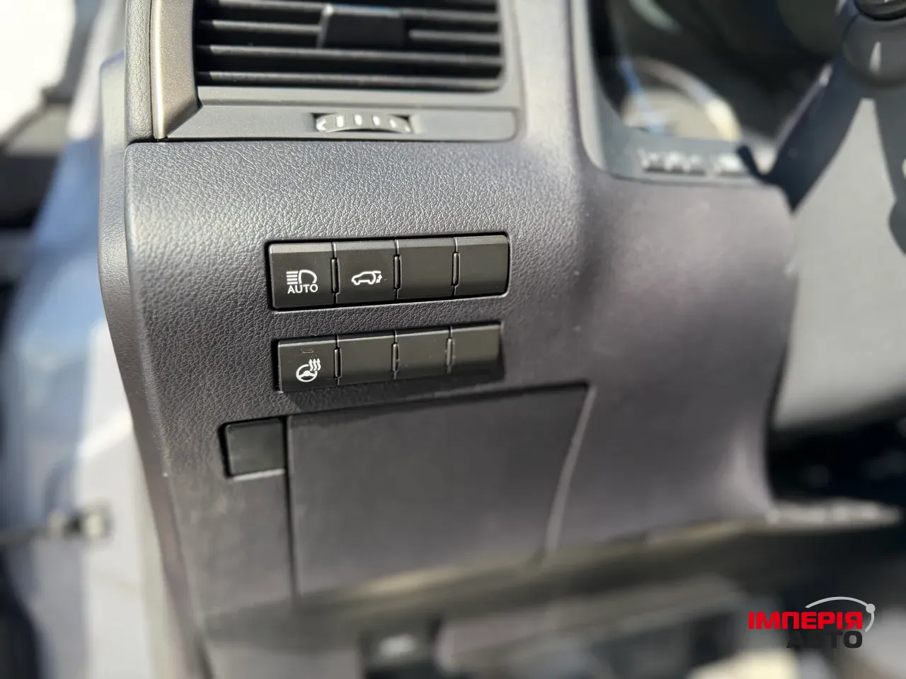 Lexus RX - фото 26