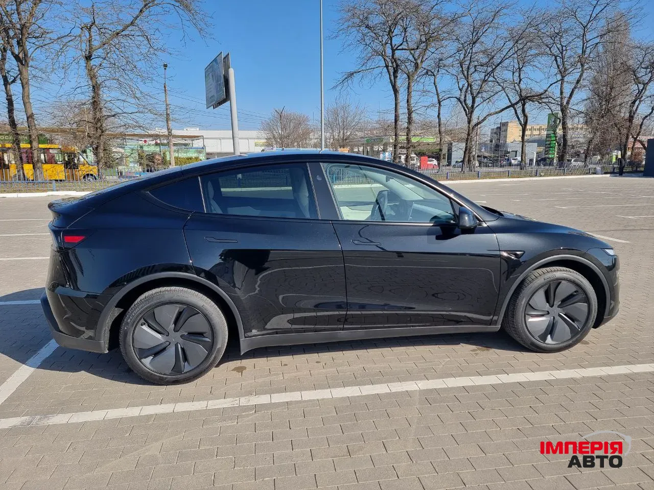 Tesla Model Y - фото 6