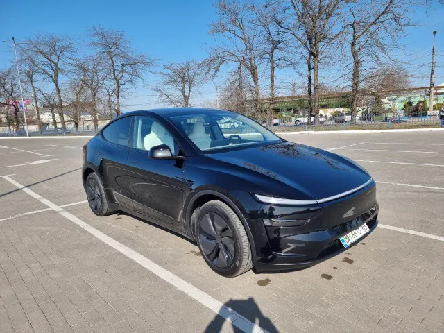 Tesla Model Y - фото 2
