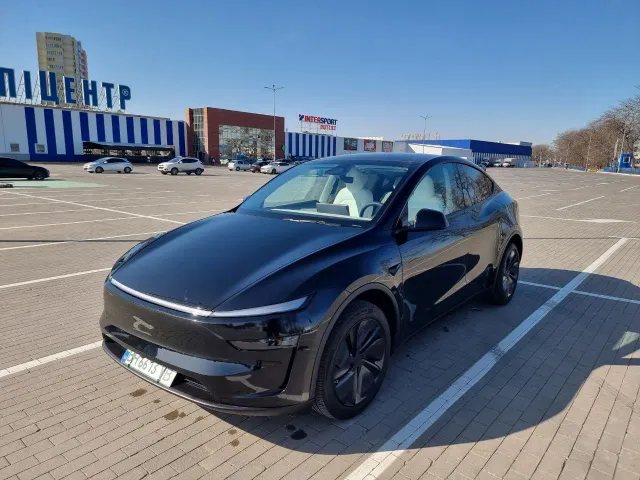 Tesla Model Y - фото 3