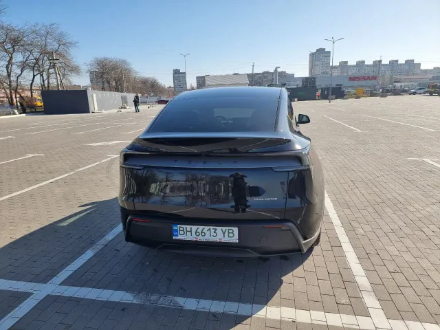 Tesla Model Y - фото 5