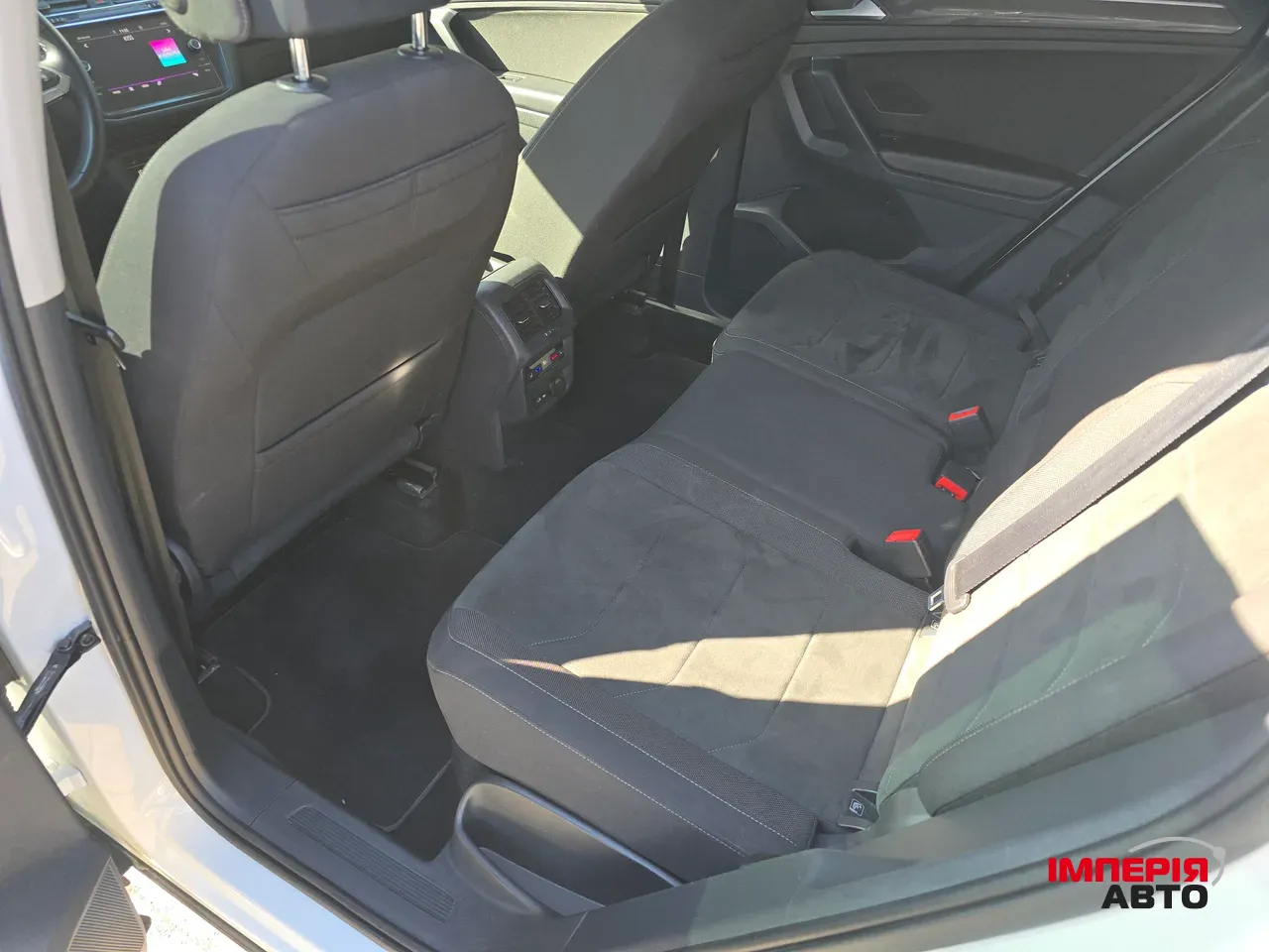 Volkswagen Tiguan R - фото 12