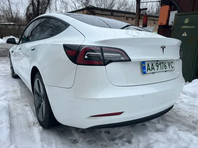 Tesla Model 3 - фото 3
