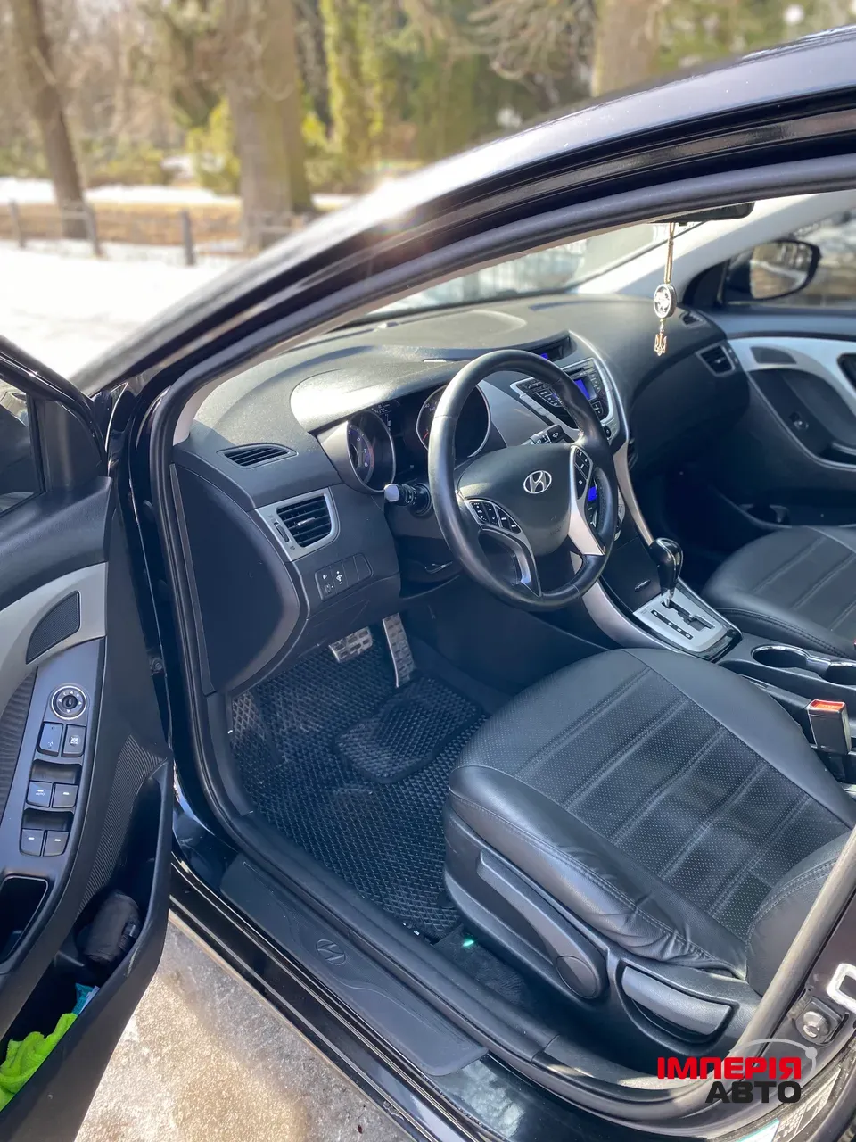 Hyundai Elantra - фото 8