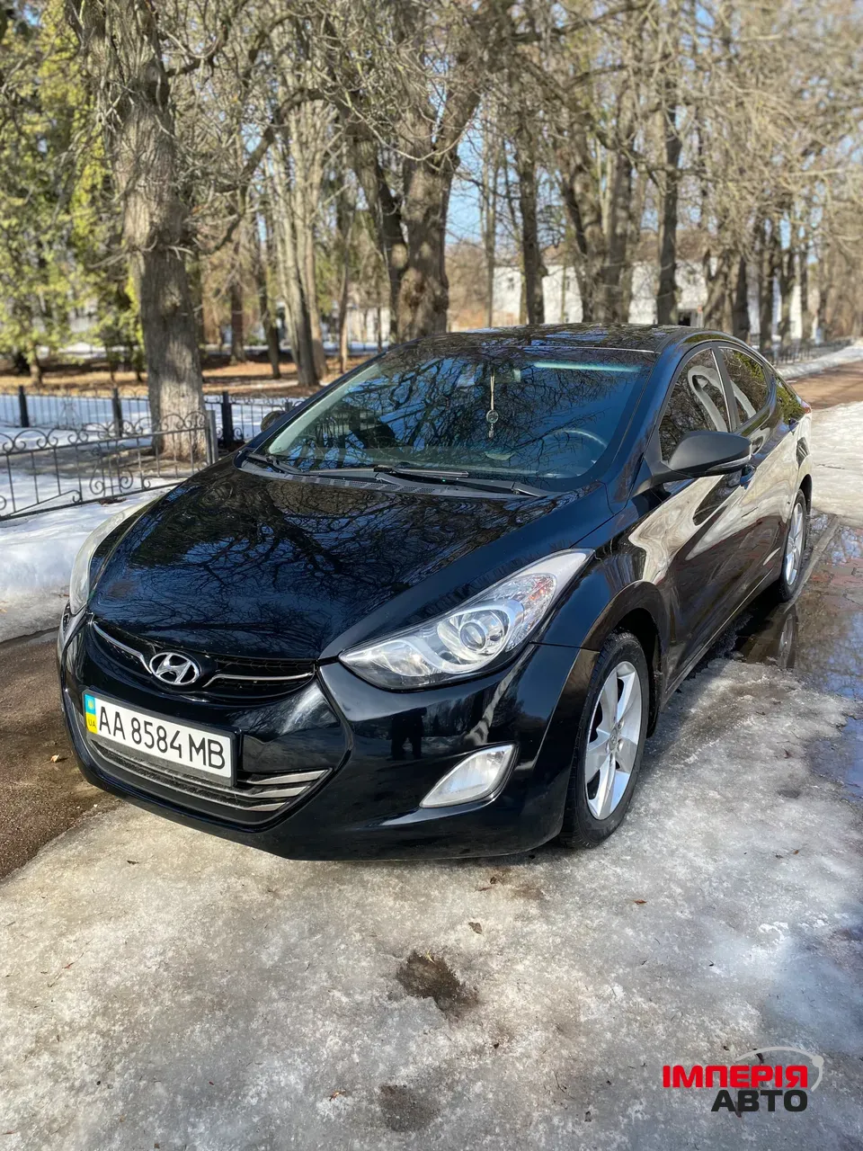 Hyundai Elantra - фото 1