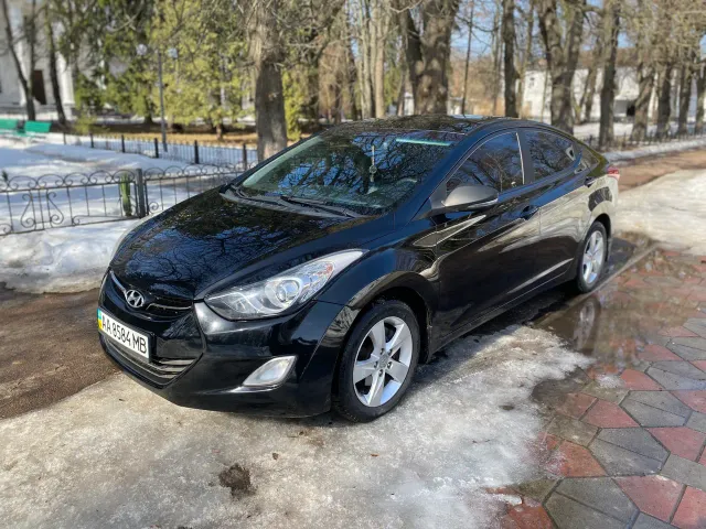 Hyundai Elantra - фото 4
