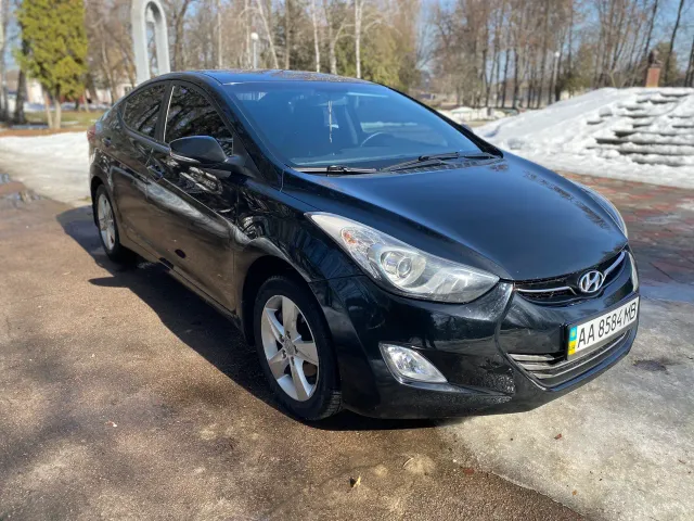 Hyundai Elantra - фото 2