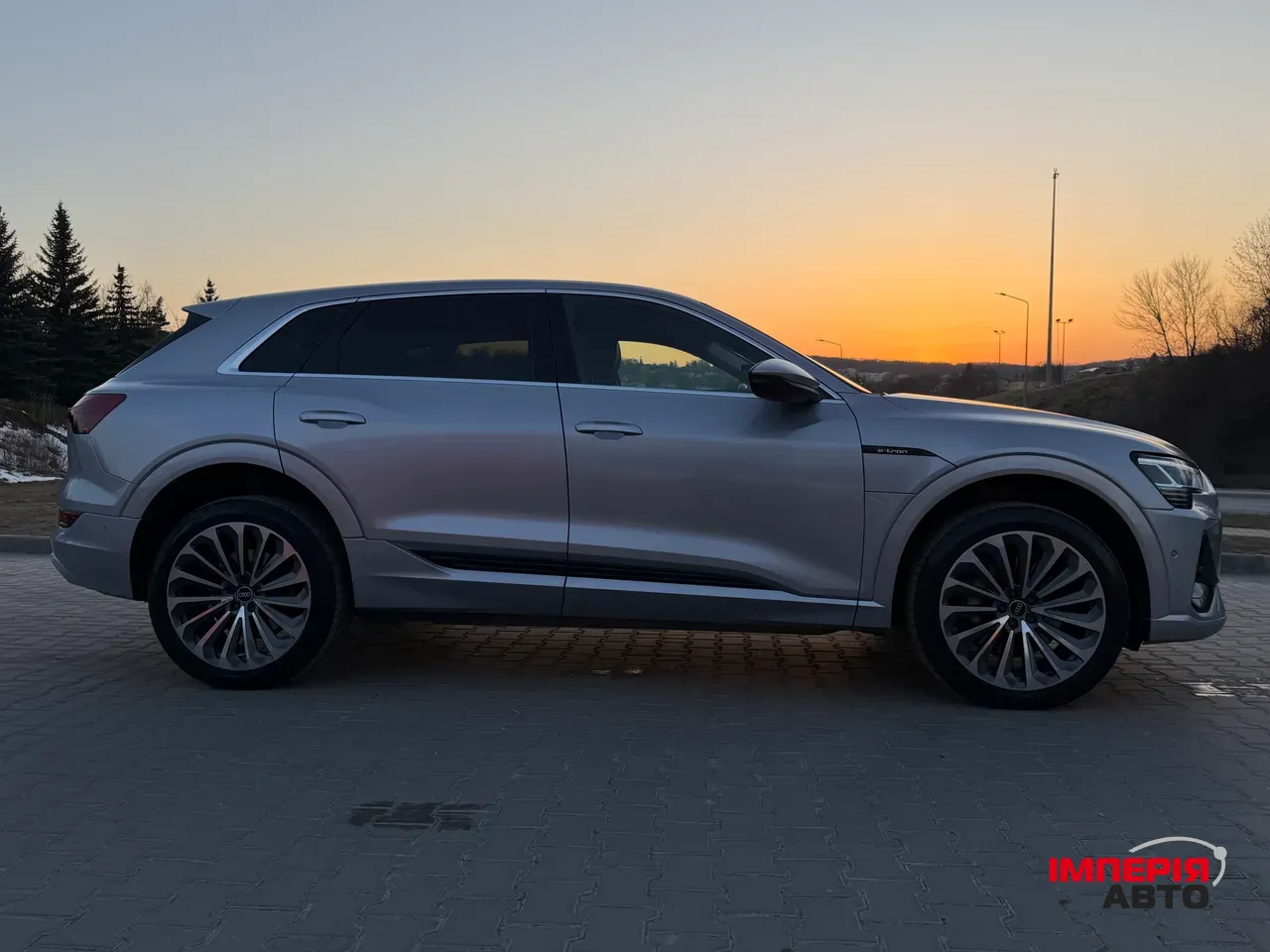 Audi e-tron - фото 4