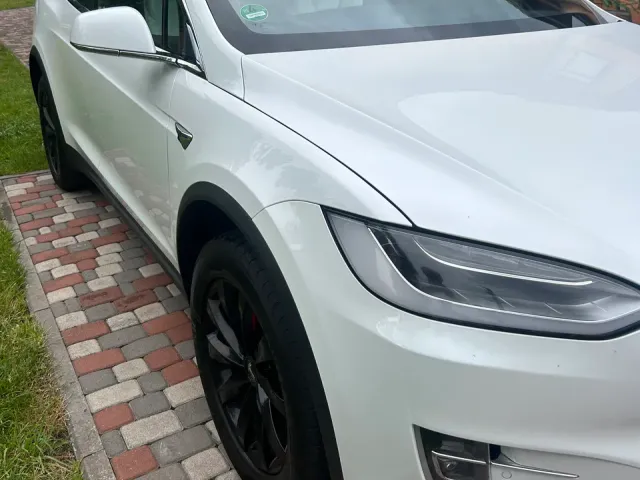 Tesla Model X - фото 5
