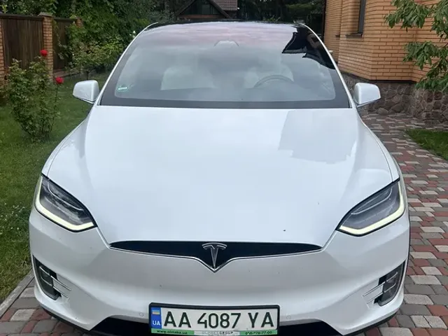 Tesla Model X - фото 3