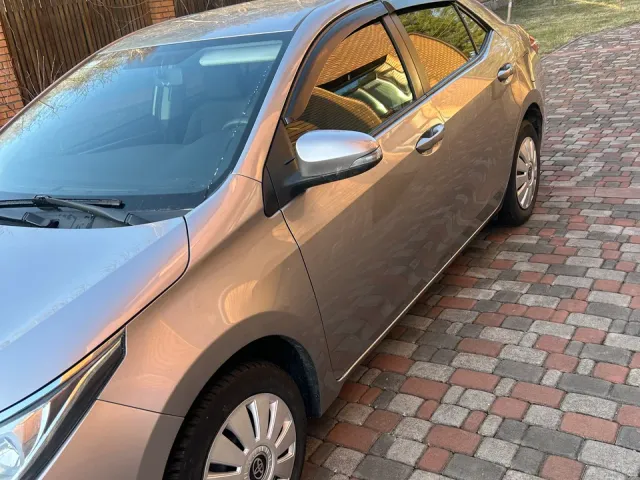 Toyota Corolla - фото 2