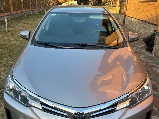 Toyota Corolla - фото 1