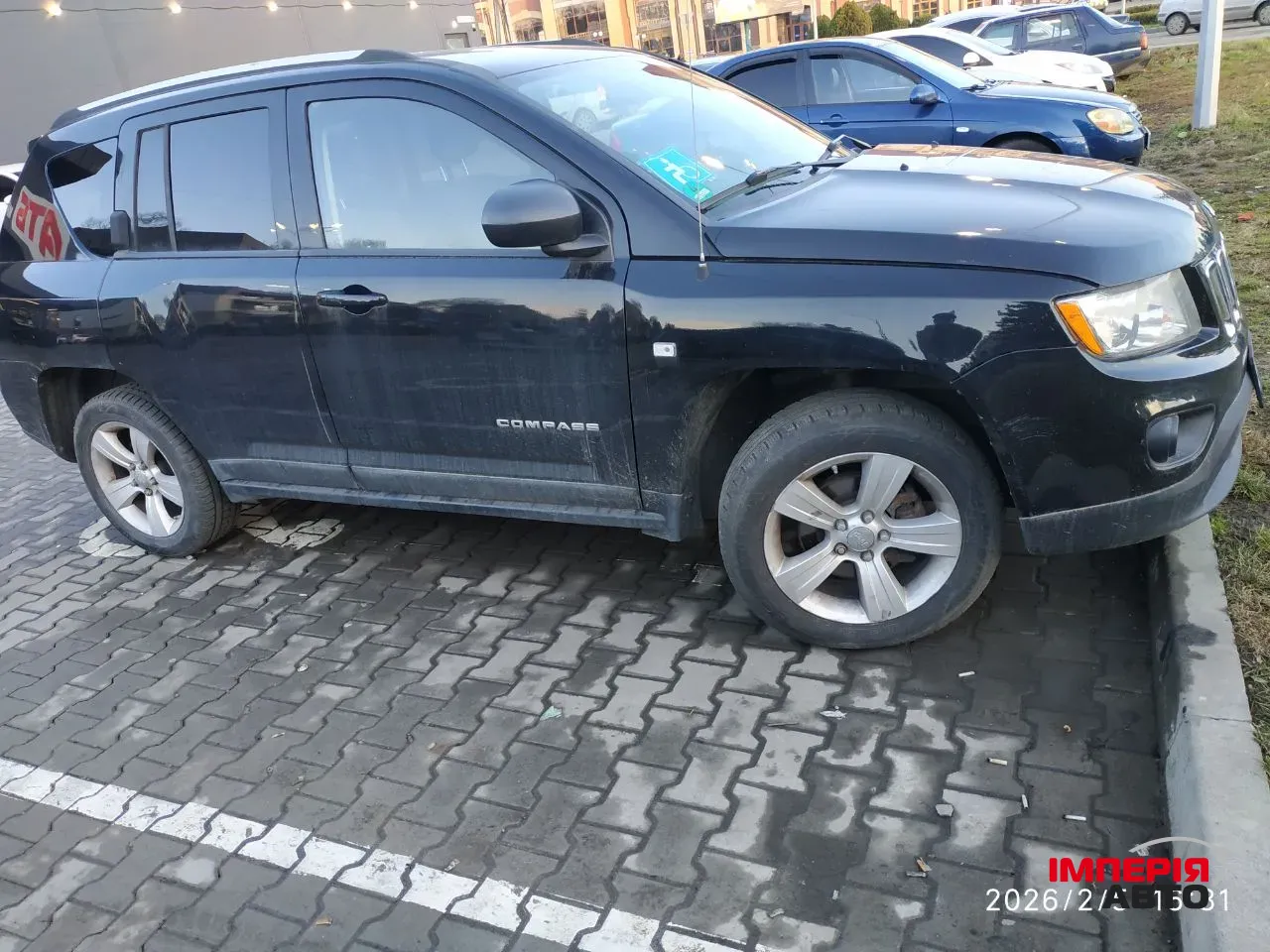 Jeep Compass - фото 1