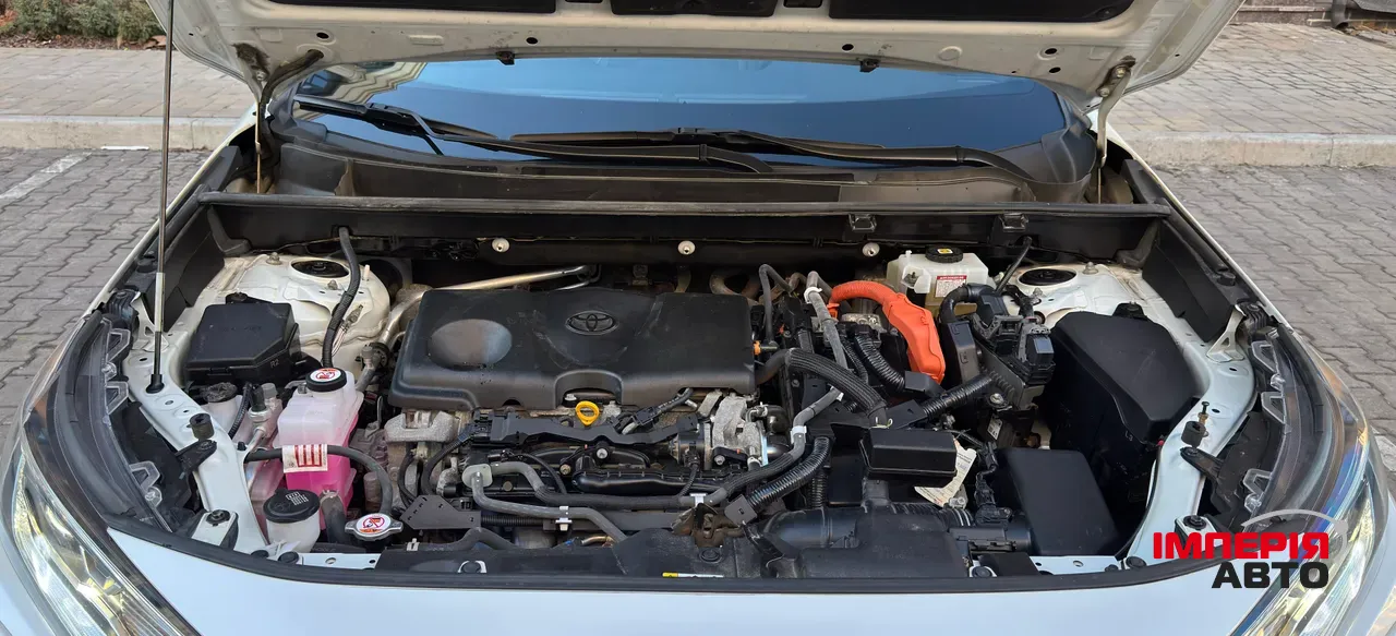Toyota RAV4 - фото 5