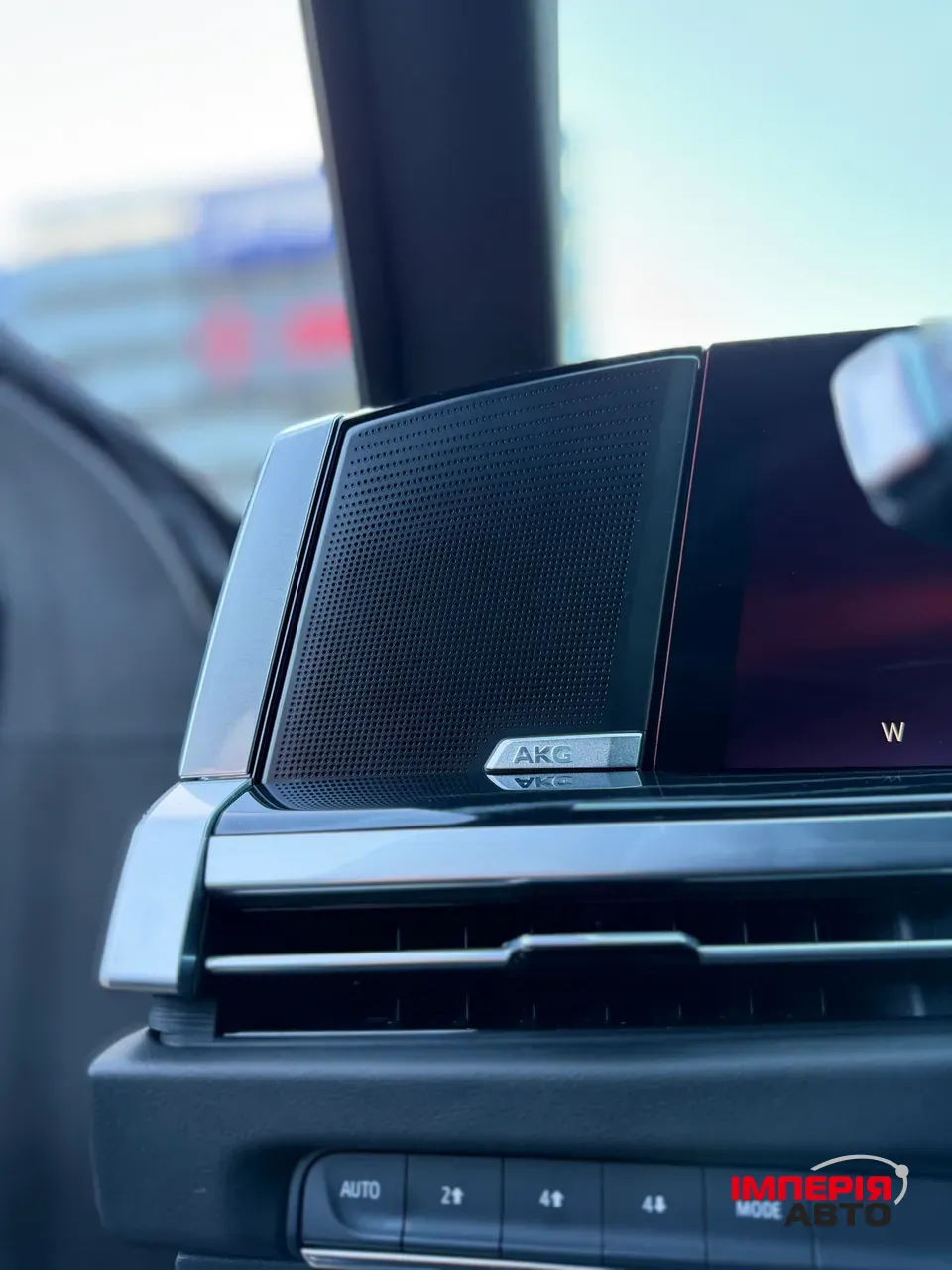 Cadillac Escalade - фото 13