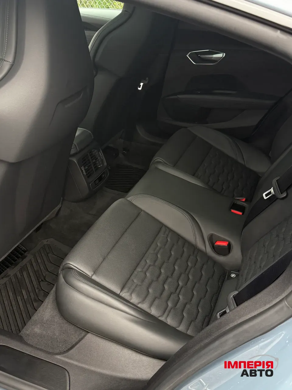 Audi e-tron GT - фото 14