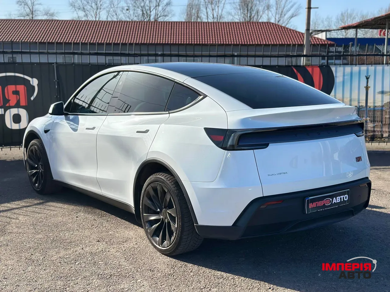 Tesla Model Y - фото 6