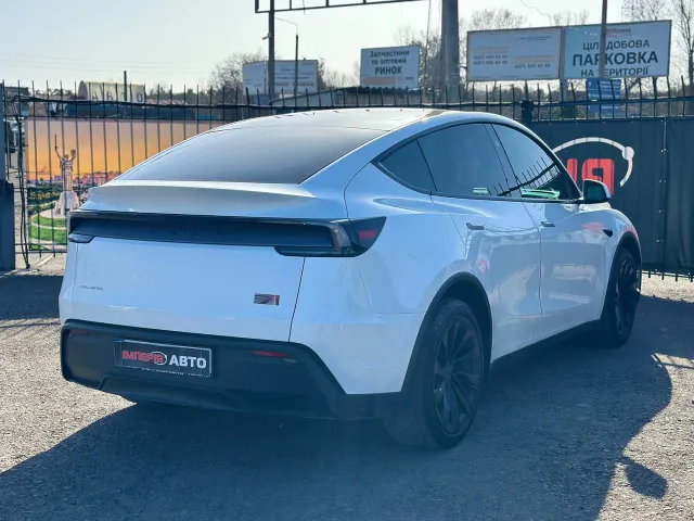 Tesla Model Y - фото 4
