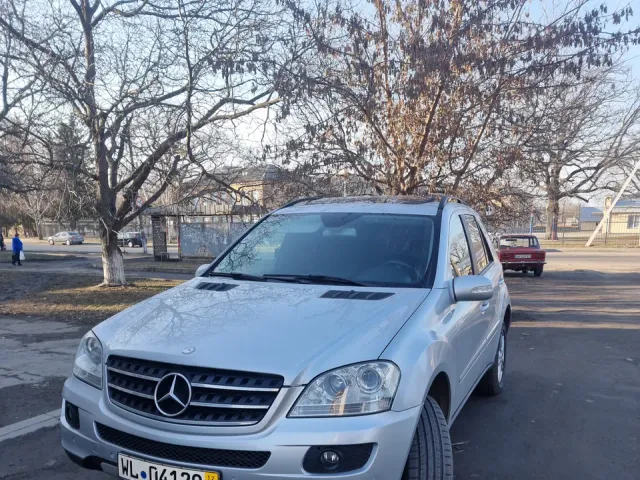 Mercedes-Benz M-Класс - фото 1