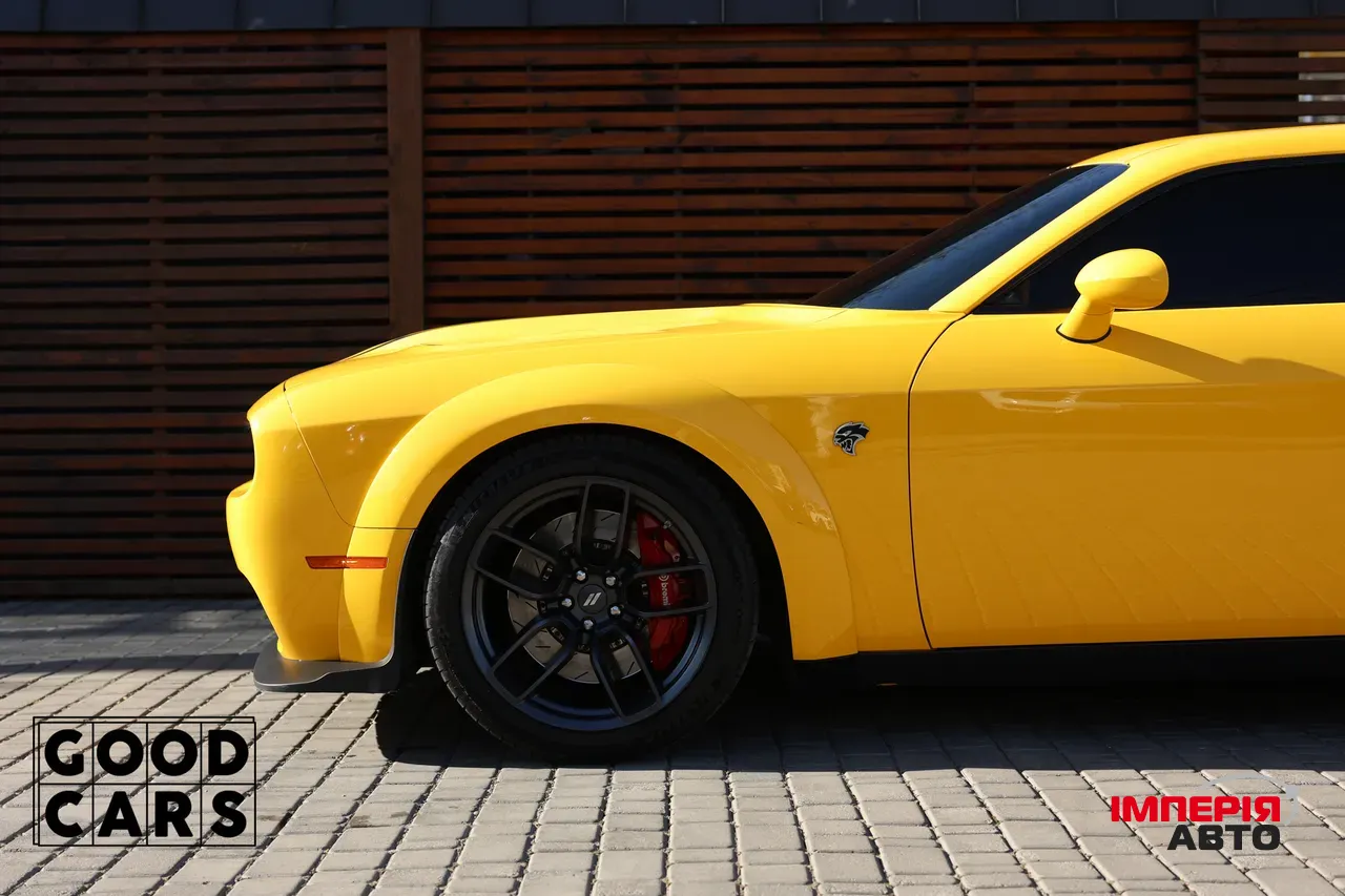 Dodge Challenger - фото 12