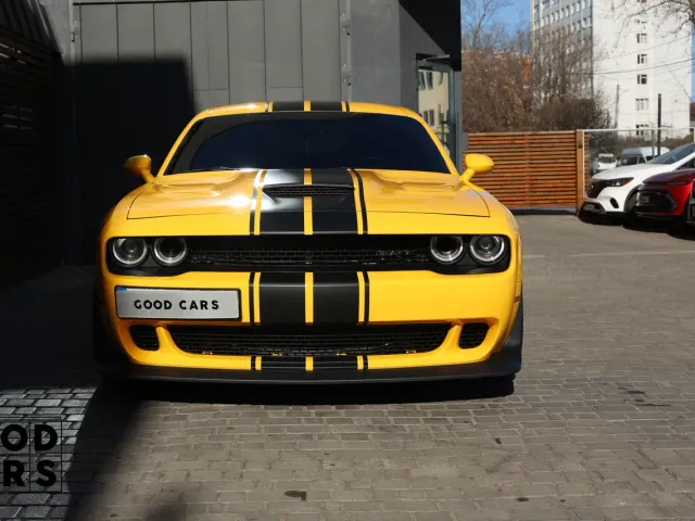 Dodge Challenger - фото 1