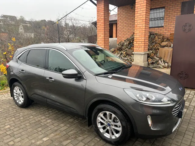 Ford Kuga - фото 3