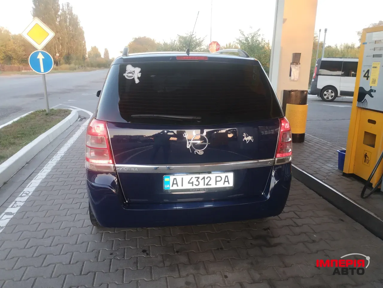 Opel Zafira - фото 10