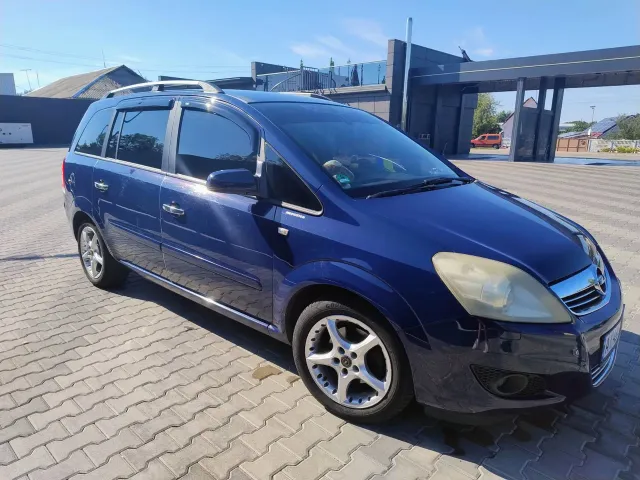 Opel Zafira - фото 4