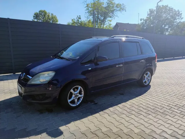 Opel Zafira - фото 3