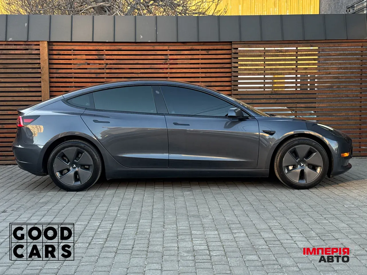 Tesla Model 3 - фото 8