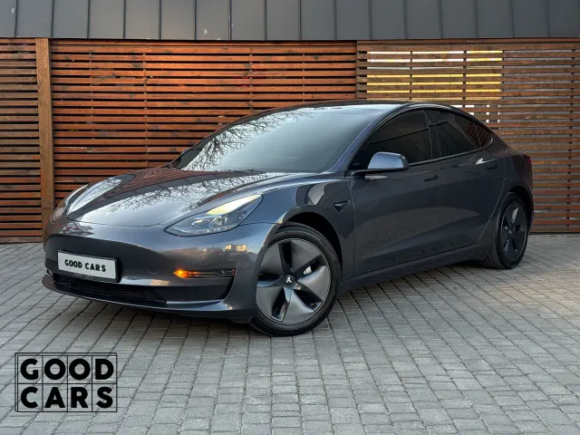 Tesla Model 3 - фото 1