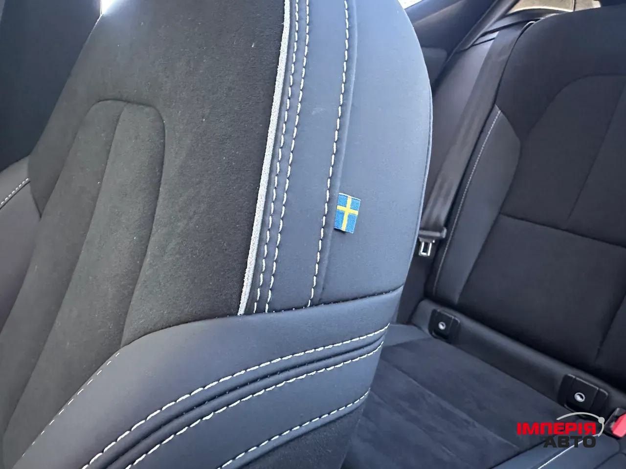 Volvo XC40 - фото 17