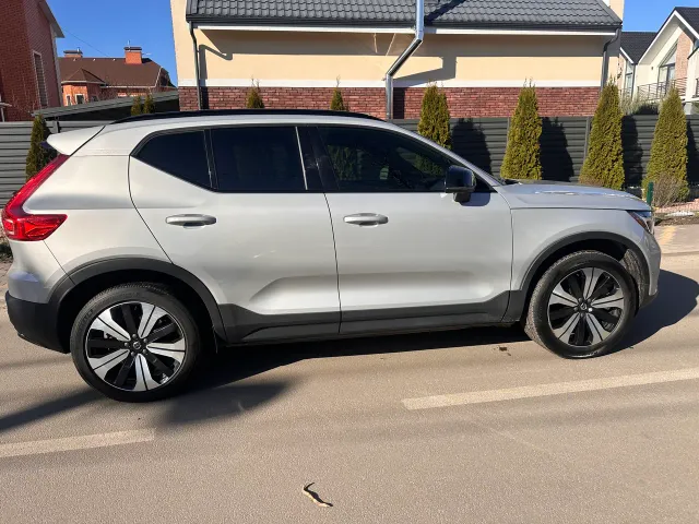 Volvo XC40 - фото 5