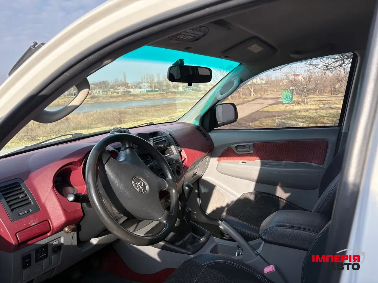 Toyota Hilux - фото 3