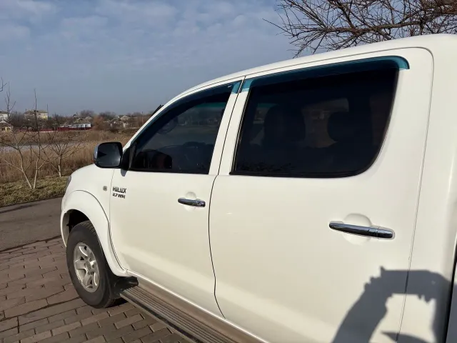 Toyota Hilux - фото 5