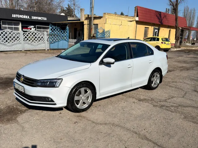 Volkswagen Jetta - фото 1