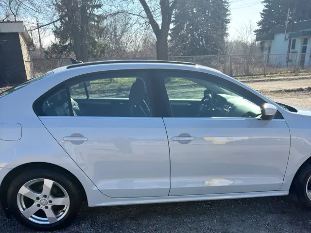 Volkswagen Jetta - фото 2