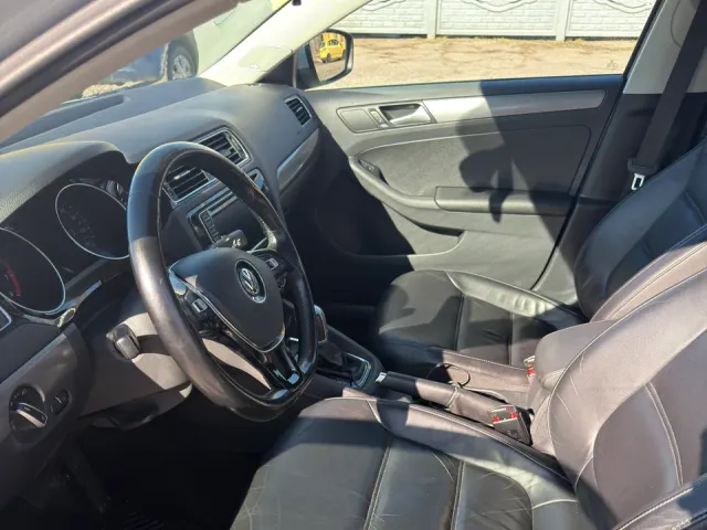 Volkswagen Jetta - фото 5
