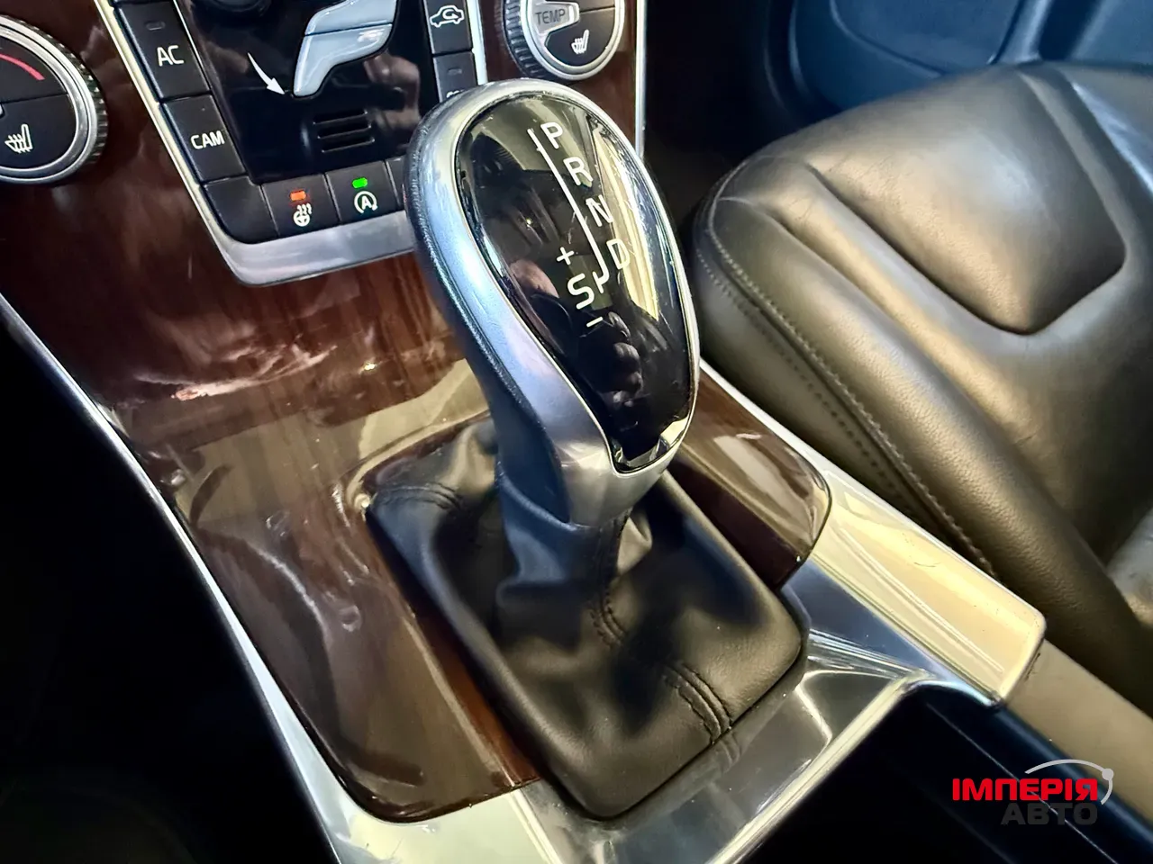 Volvo S60 - фото 8